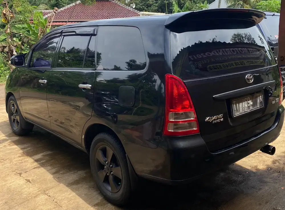 Toyota Kijang Innova 2005 Bensin