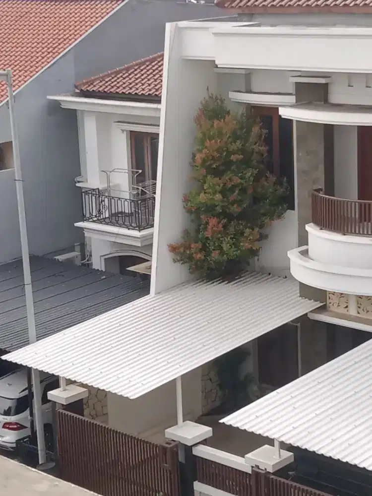 TukanG renovasi atap yg bocor