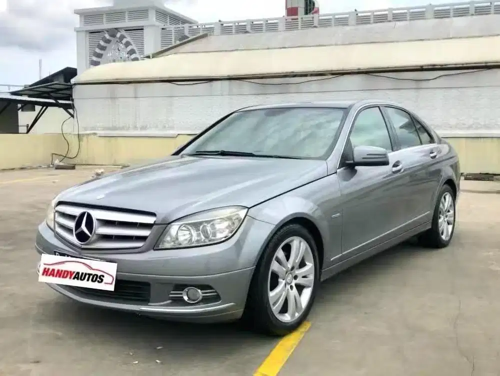 Mercedes Benz C200 CGI Avantgarde Tahun 2011 Automatic Abu abu Metalik