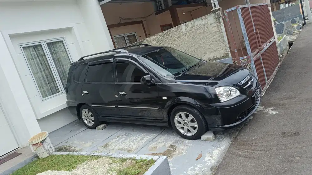 Kia Carens II 2006 Bensin