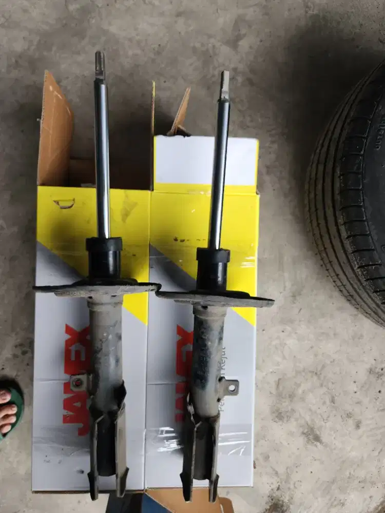 Shockbreaker belakang Camry XV50 2012 ke atas