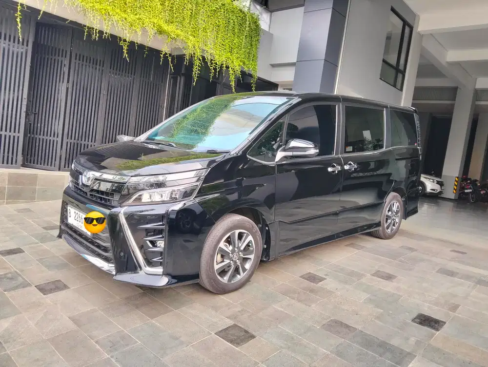 Toyota Voxy 2021 Bensin
