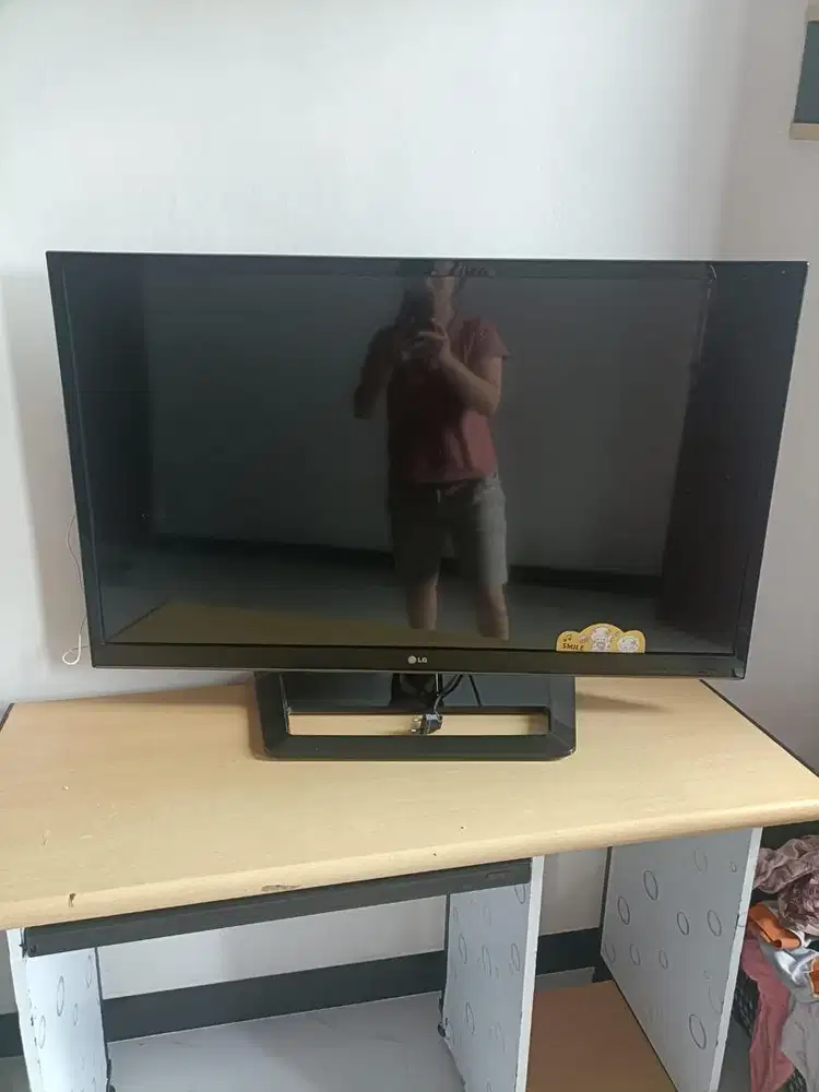 Tv LG 42 inch masih mulusss banget