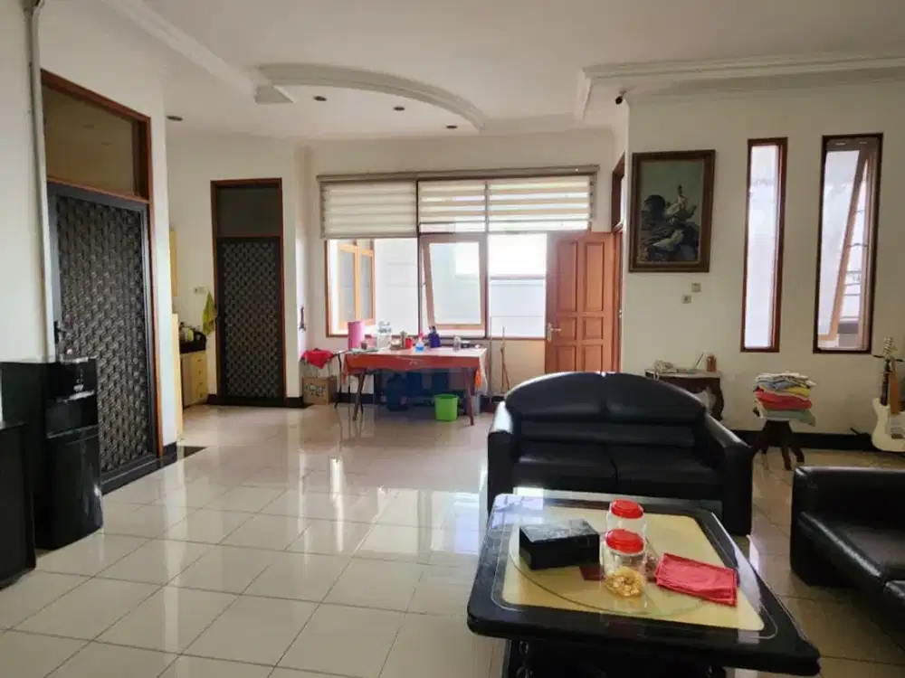 Rumah Bagus 2 Lantai Furnished Siap Huni di Mekarwangi, Kota Bandung