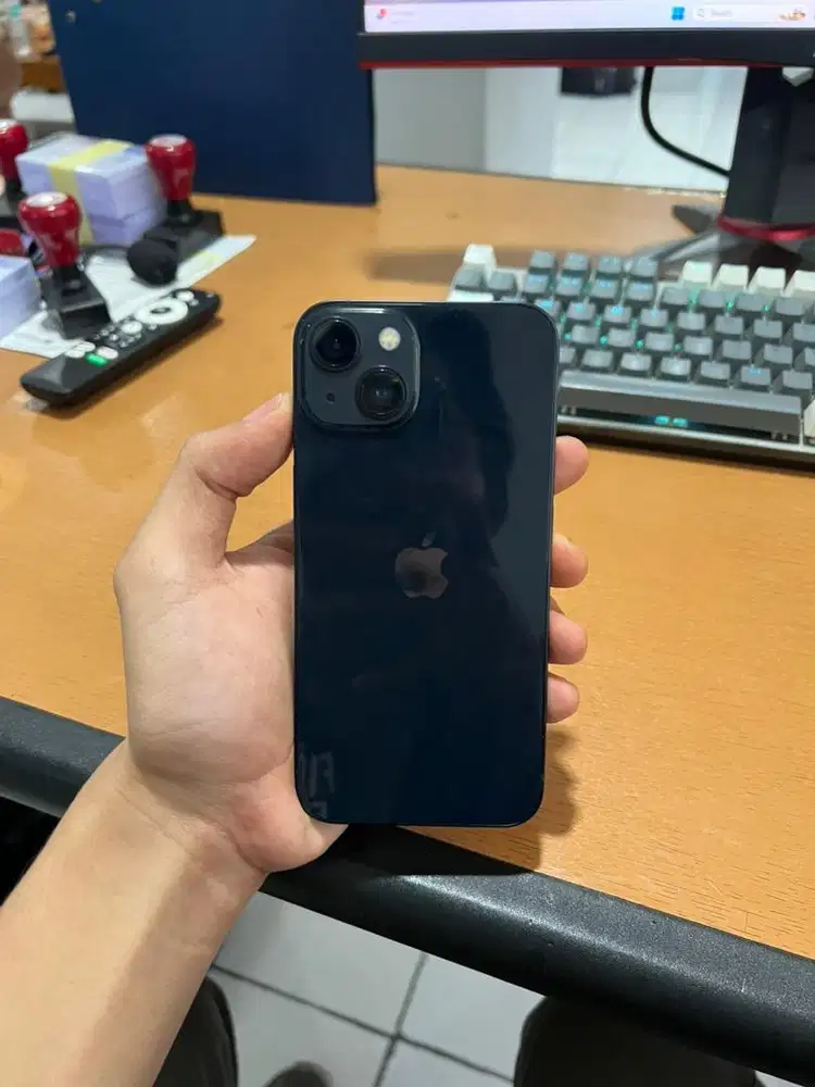 Dijual Iphone 13 128gb ibox Baru Pakai 2 Bulan