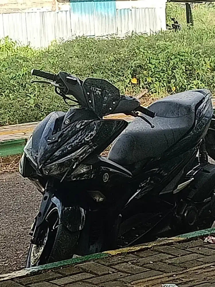 YAMAHA Aerox Old 2018 Hitam Glossy