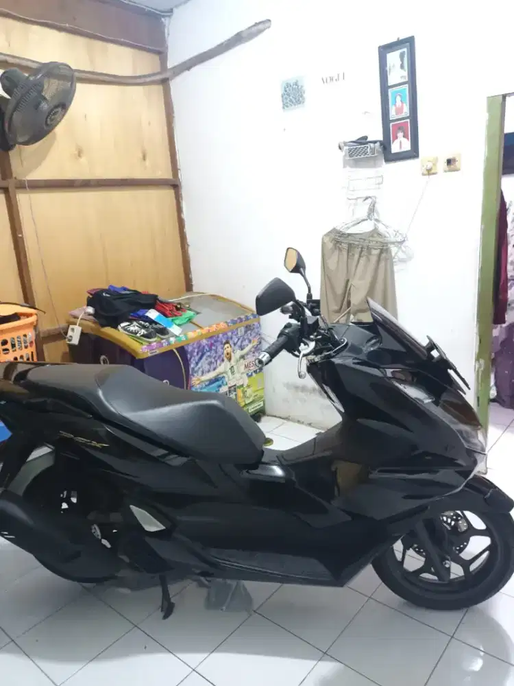Motor PCX 2022 tangan pertama