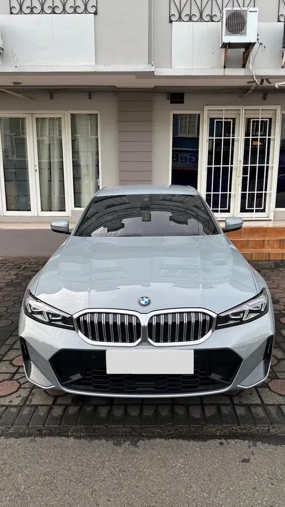 BMW 320i M-Sport AT 2023 Brooklyn Grey