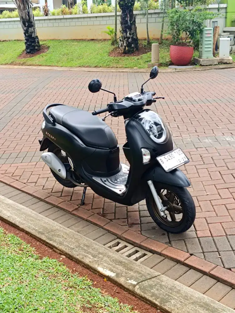 SCOOPY PRESTIGE KEYLESS MODEL BARU LIKE NEW