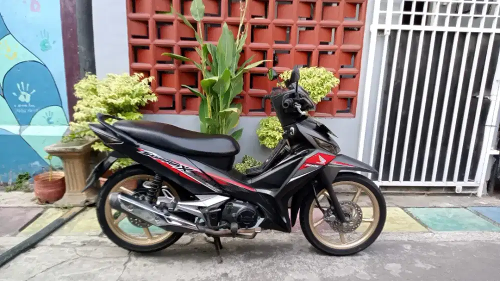 supra x 125 cw fi 2021 motor mulus bagus