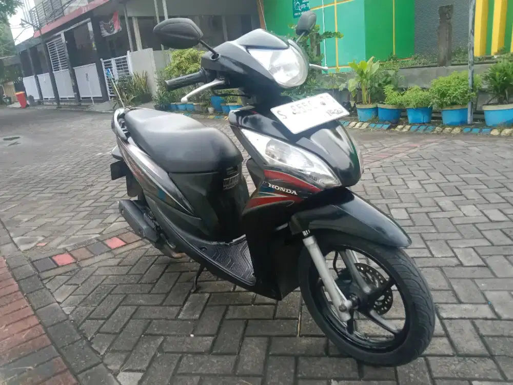 Honda  2011,pjk hidup dan suratnya lengkap. Unit siap pakai luar