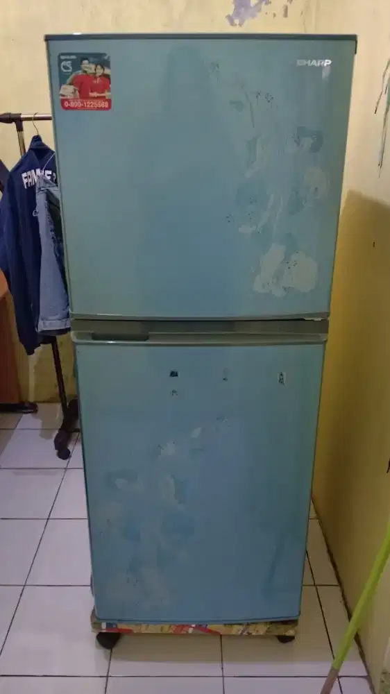 Dijual kulkas sharp 2 pintu