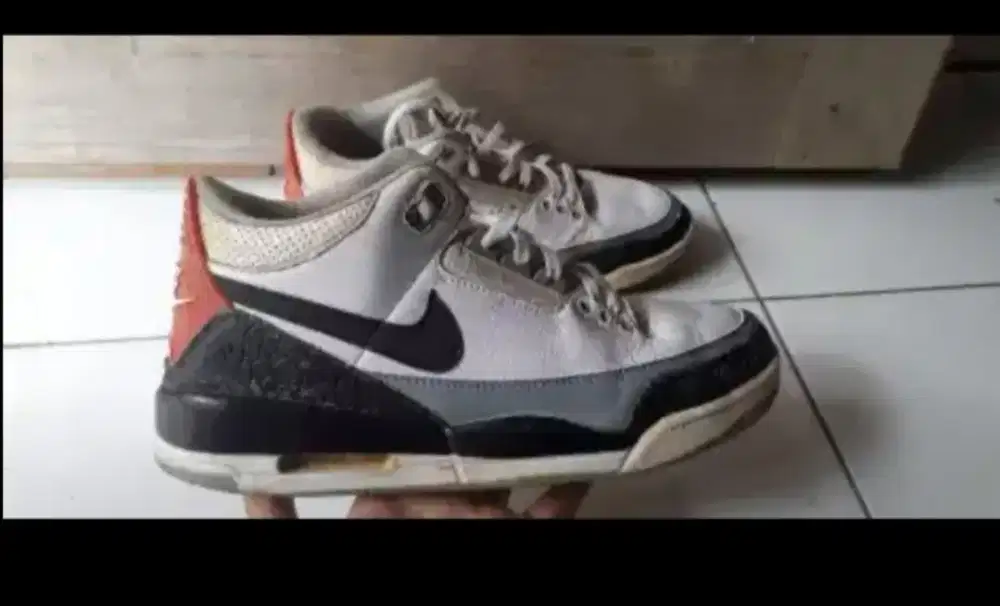 Sepatu Nike Air Jordan 3 bekas size 43