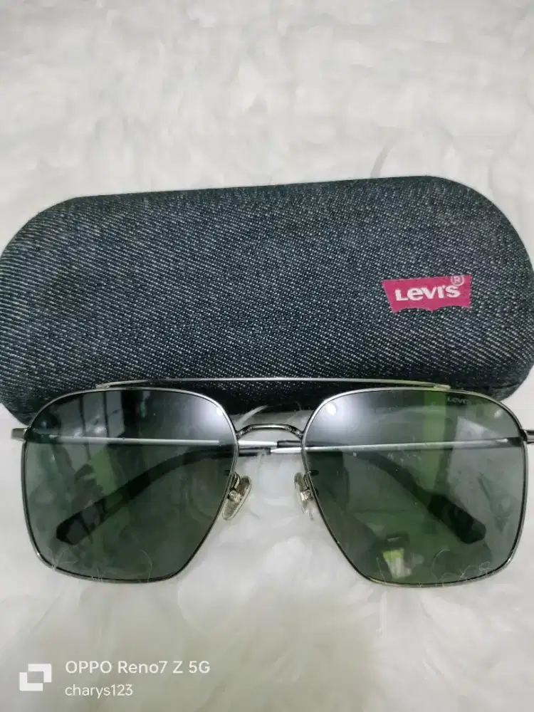 Kacamata Levis Original