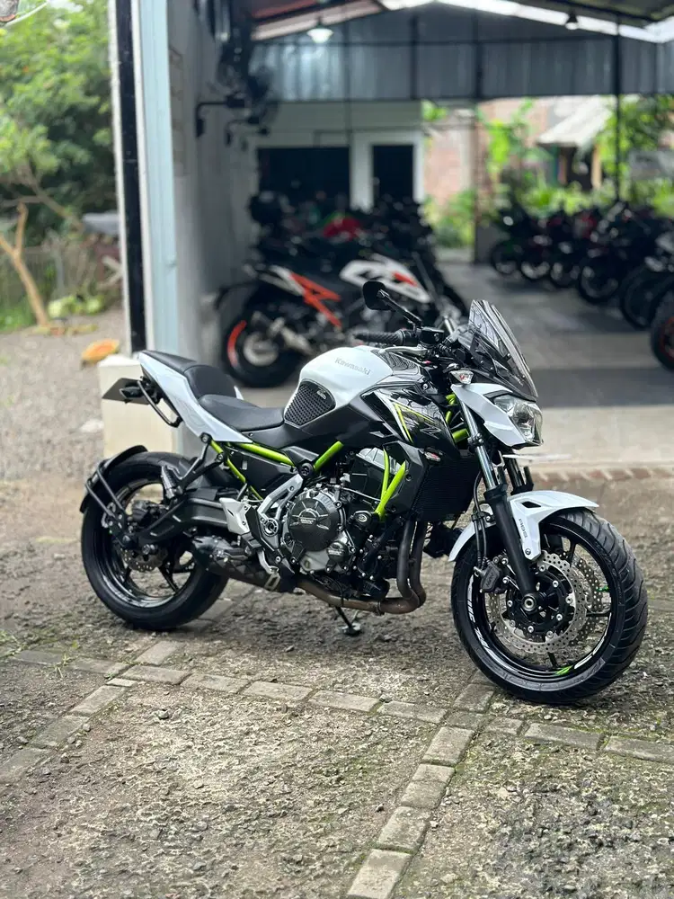 Z650 ABS LOW KM MODIF SUPERB