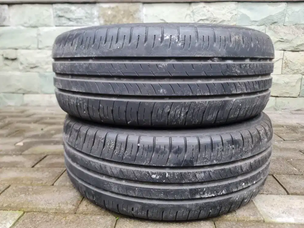 Jual 2 ban bekas

Dunlop Enasave EC300
195/55/R16
Produksi 2020