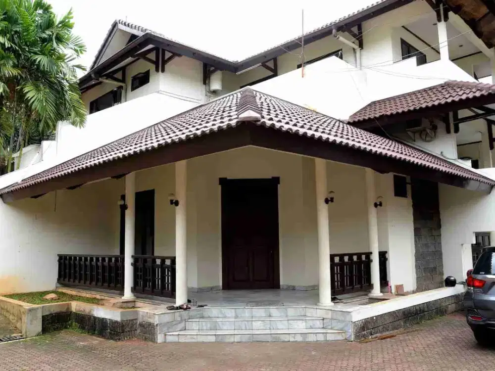 dijual rumah mewah dengan kolam renang Cipete selatan cilandak jakarta selatan
