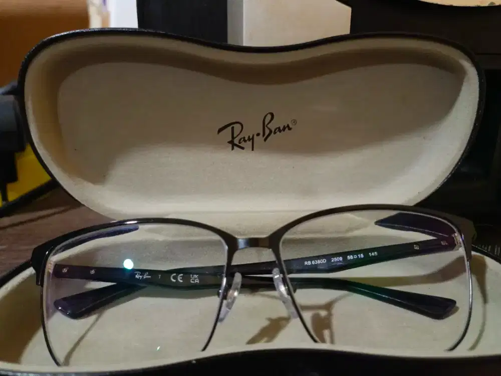 kacamata bekas,,,baru di pakai sebulan