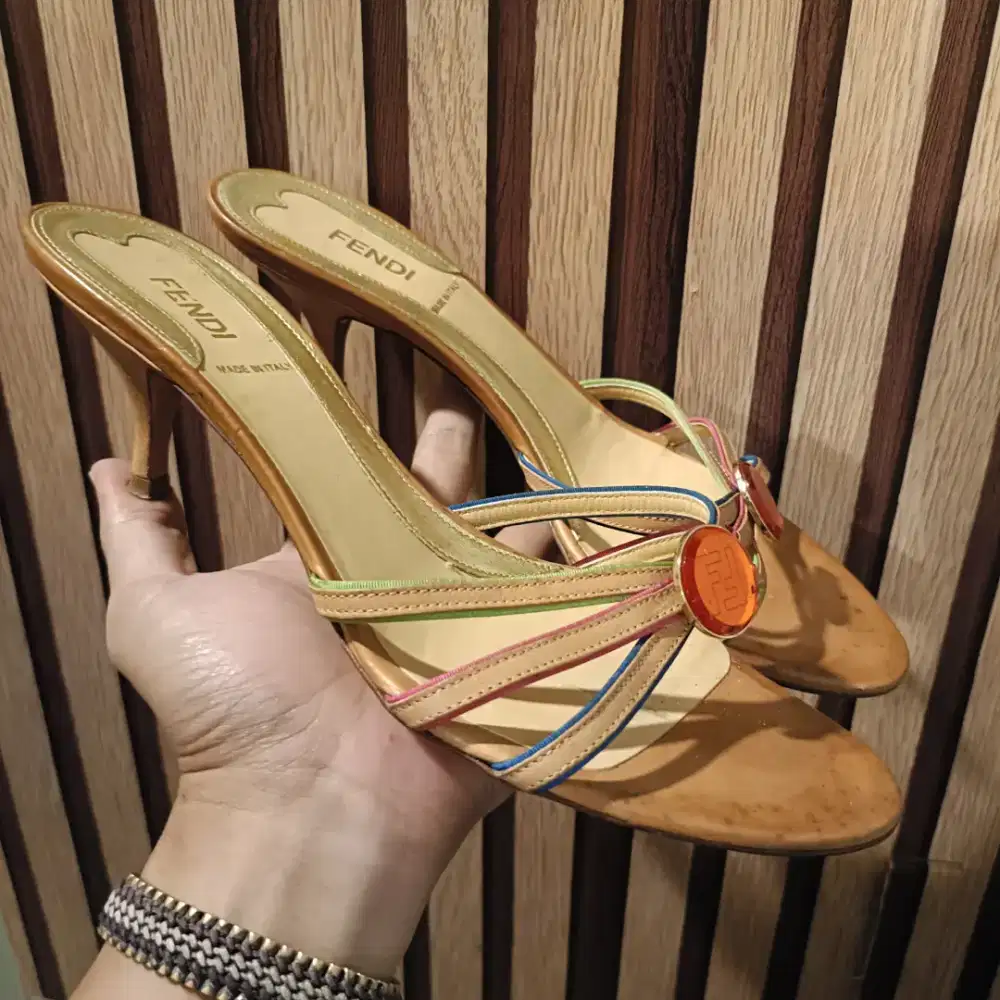 Heels wanita fendi authentic