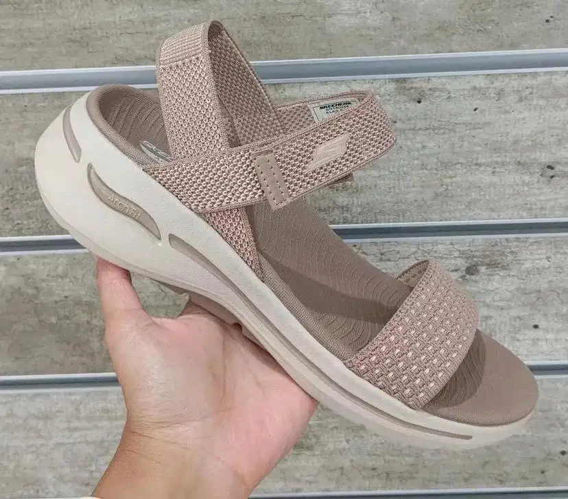 Skechers Arch Fit Sandal Warna Tan