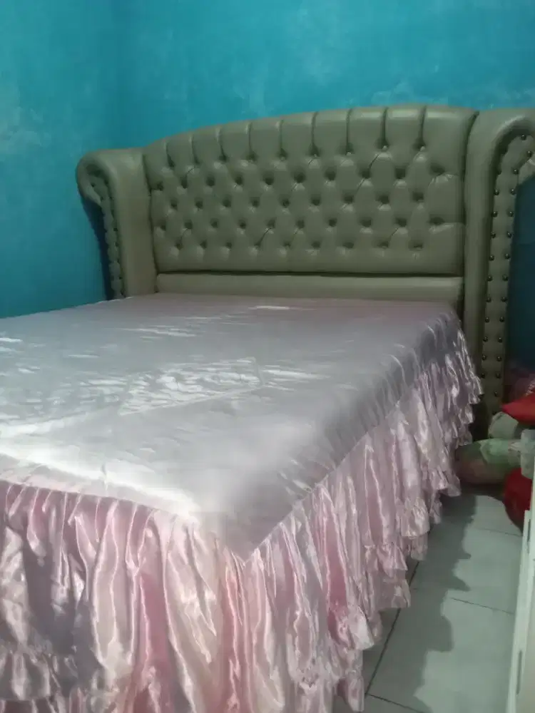 Dipan kasur sofa
