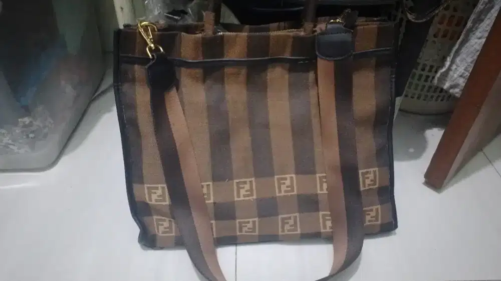 Tas Fendi Zucca