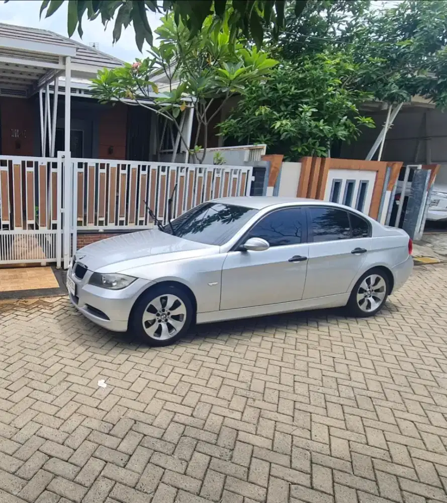 Bmw e90 tahun 2005