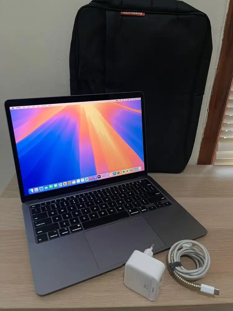 Macbook Air 2020 core i3 ssd 256gb Ibox Like New Nego