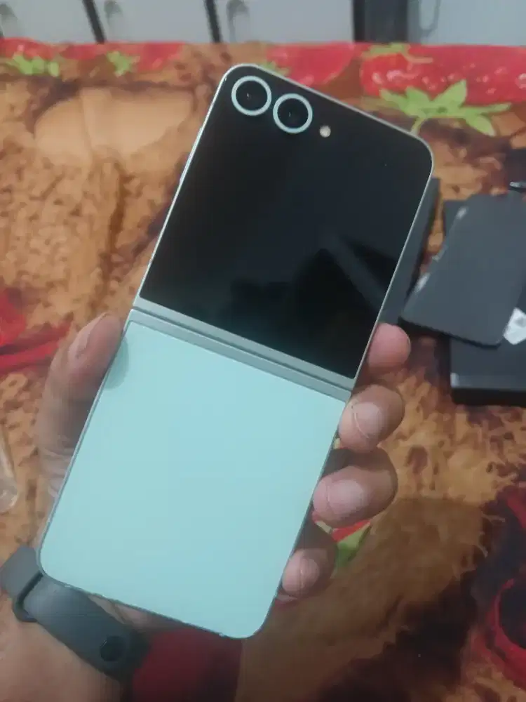 Samsung Flip 6 5G. Ram 12/512 GB. Sein