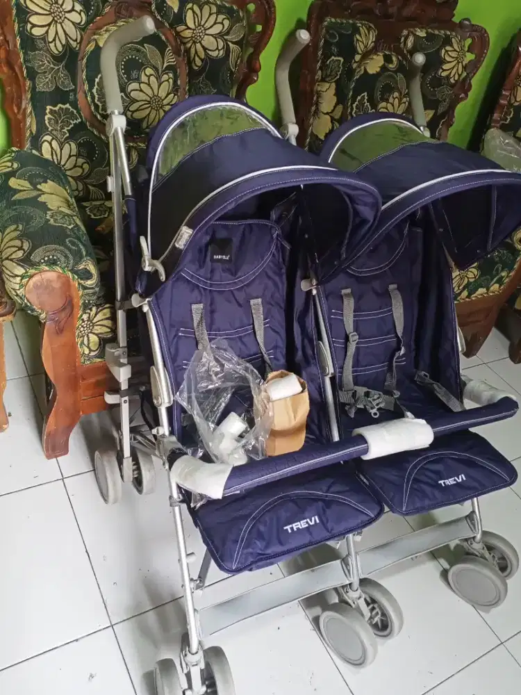 Stroller kembar babyelle trevi
