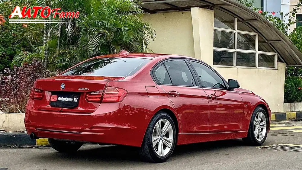 BMW F30 320i Sport NIK 2013 Red On Black