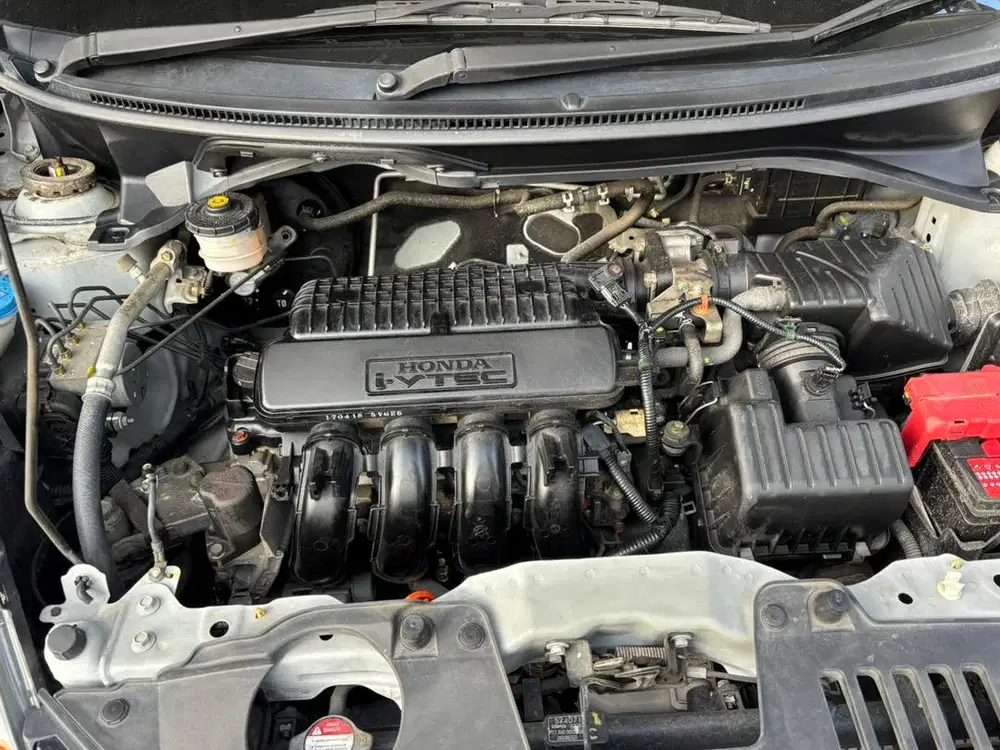 Honda Brio 2017 putih mulus pakaian sendiri aseli