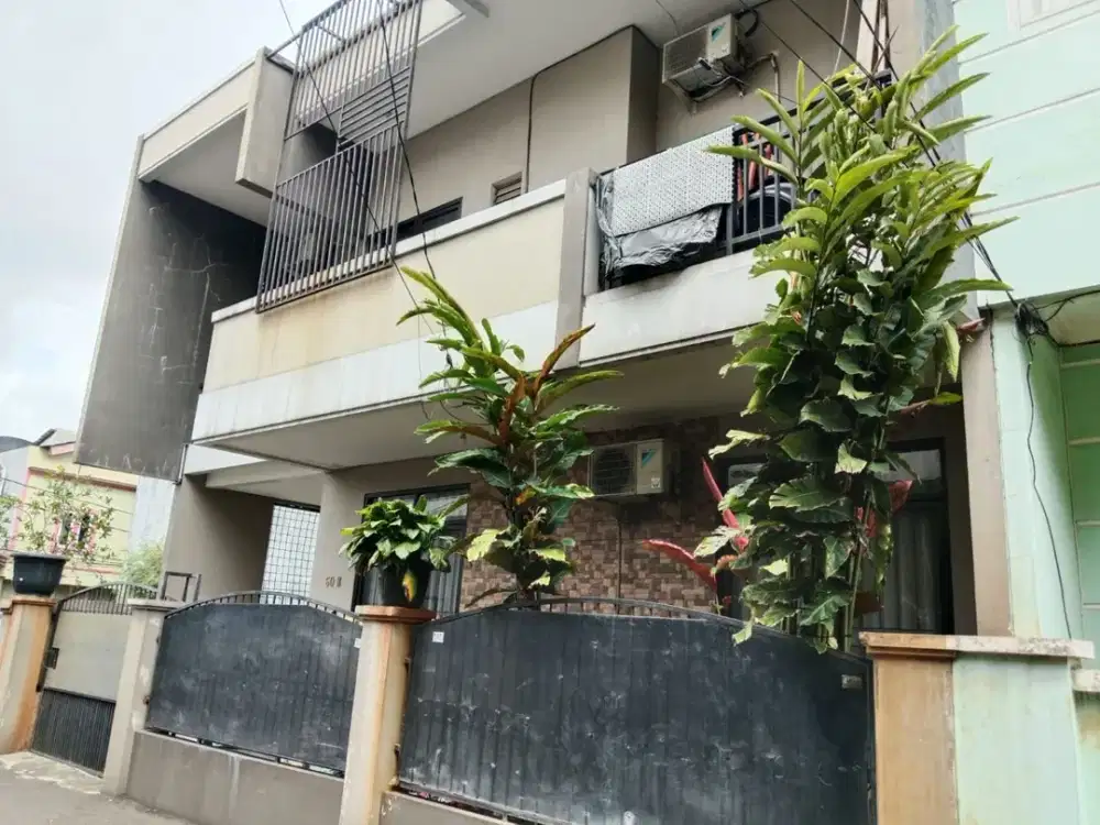 DIJUAL RUMAH 2 LANTAI AREA KEBON JERUK JAKARTA BARAT