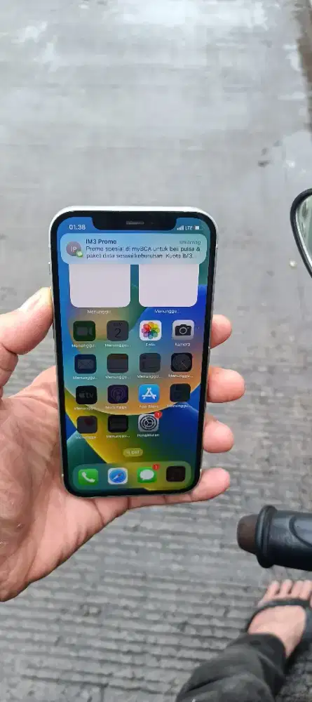 Iphone 12.  128 gb inter