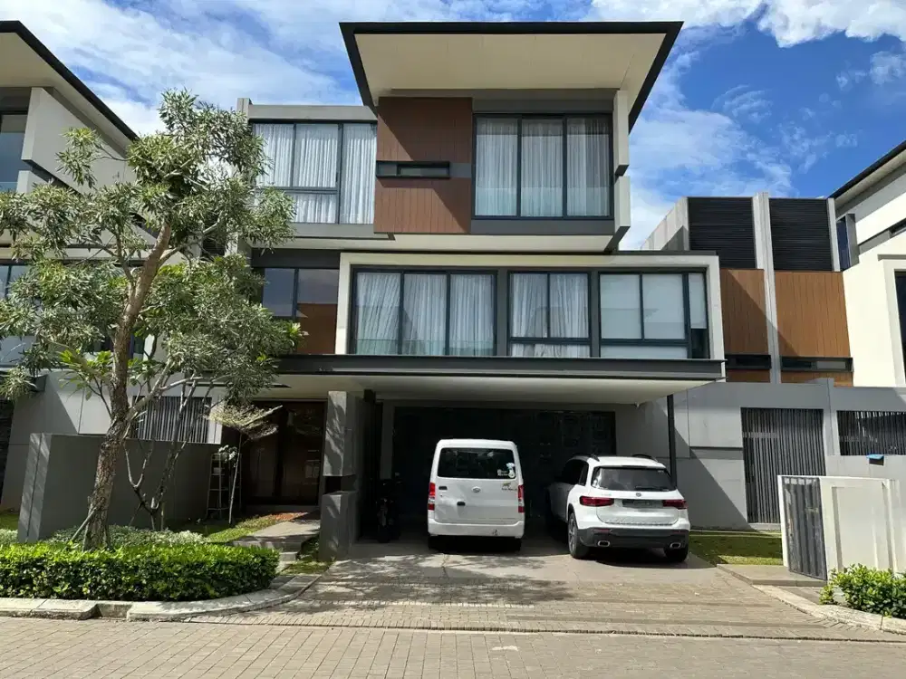 Rumah Lyndon Navapark BSD 16x31 5KT SF SHM Br Renov Ada Pool Lift