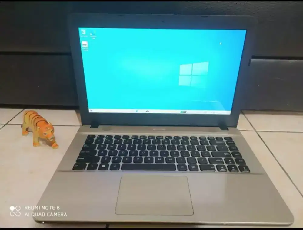 Asus X441B/AMD A9-9425/RAM 4/ssd 128/VGA AMD RADEON R3/Siap Pakai