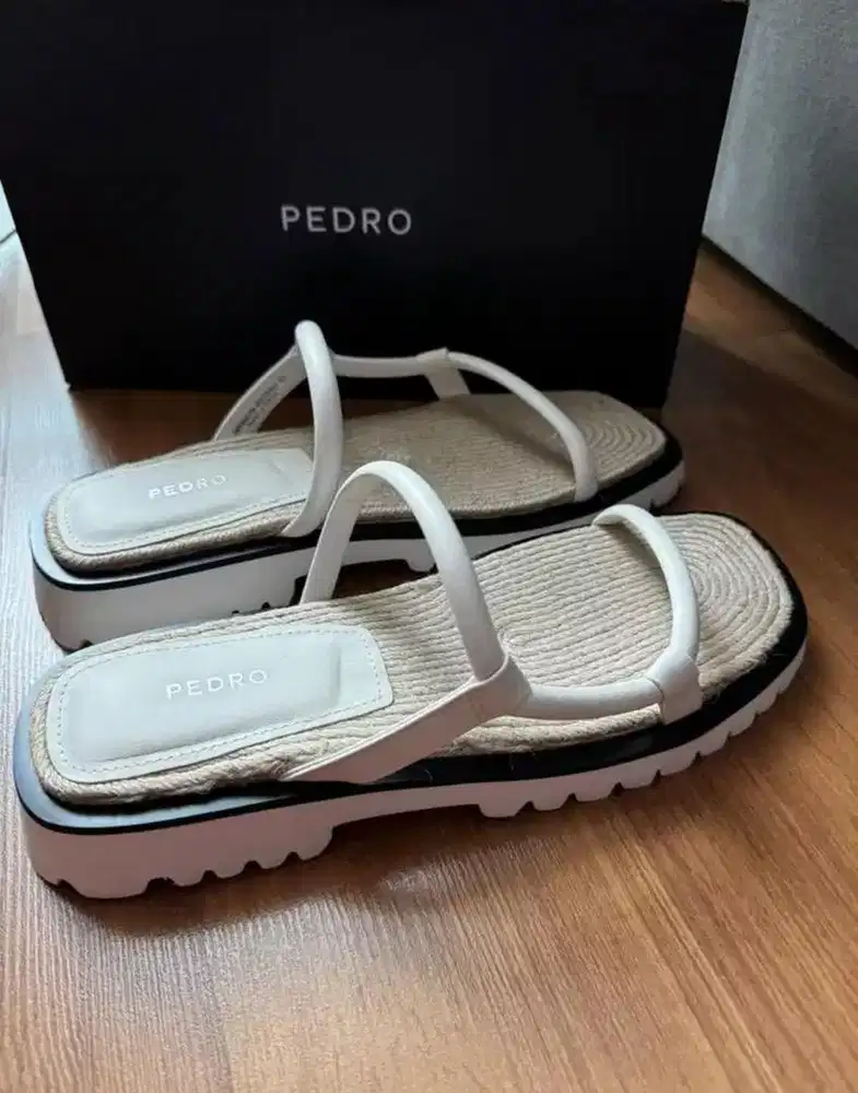 Sandal Wanita Pedro Baru Size 40