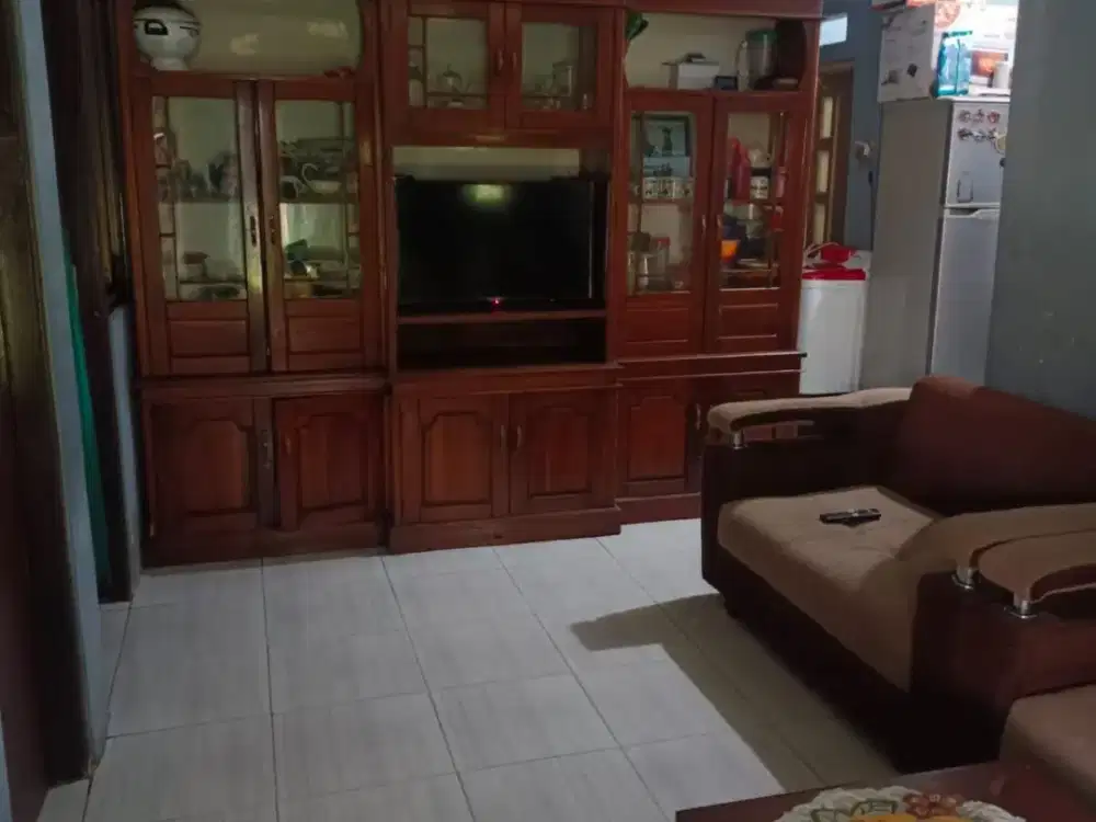 Dijual Rumah Siap Huni Lokasi Strategis Dan Cocok untuk usaha