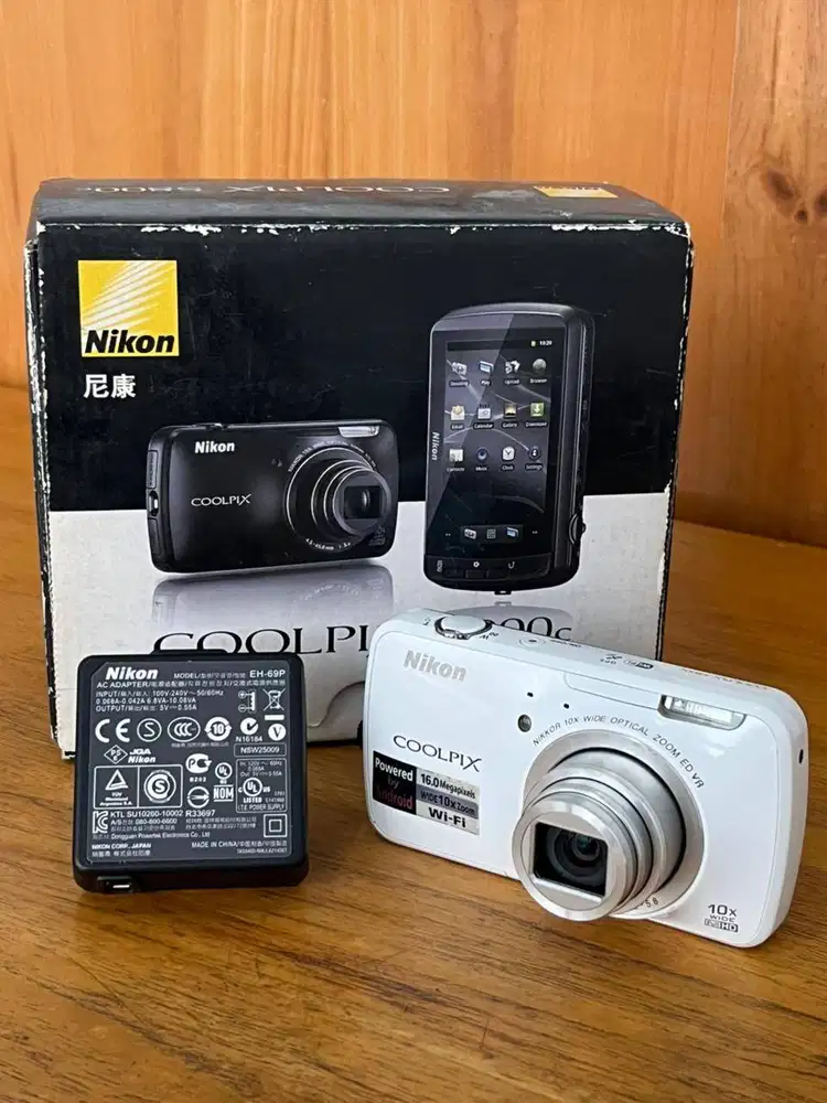 Nikon Coolpix S800c Digital Android Camera