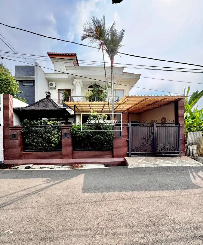 JUAL RUMAH SECONDARY DICIRENDEU DEKAT MRT LEBAK BULUS LOKASI STRATEGIS