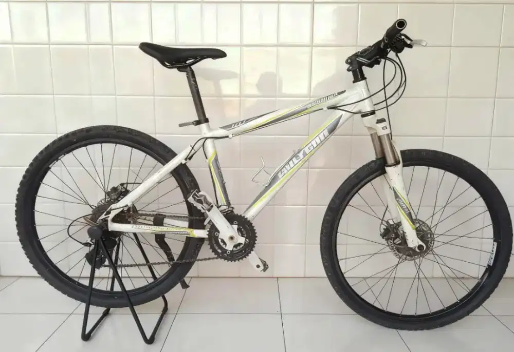 Sepeda gunung MTB polygon premier 4