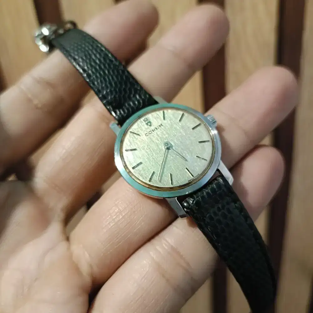 Jam branded wanita corum authentic