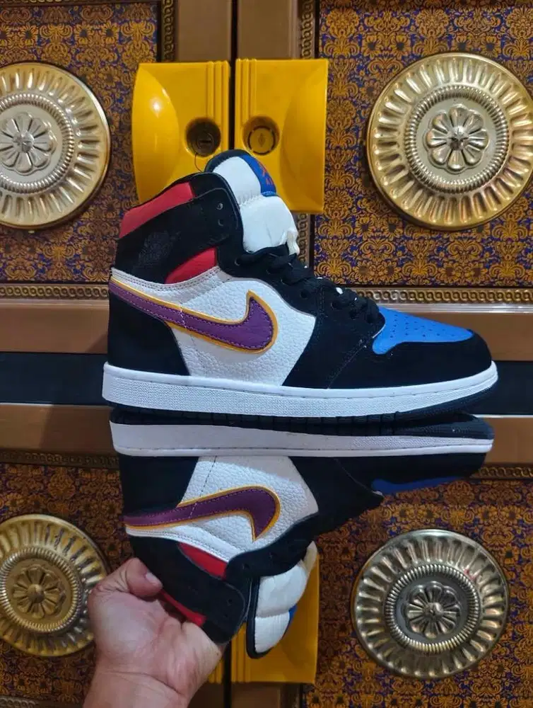 Dijual Sepatu Nike Air Jordan 1 Mid SE