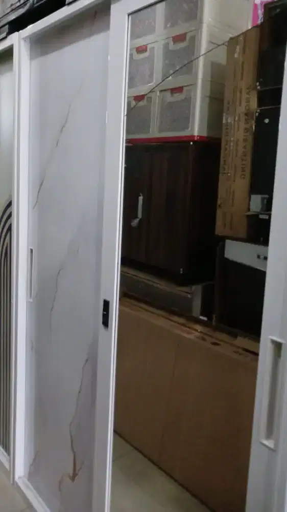 Lemari baju 2 pintu geser,bahan besi plat