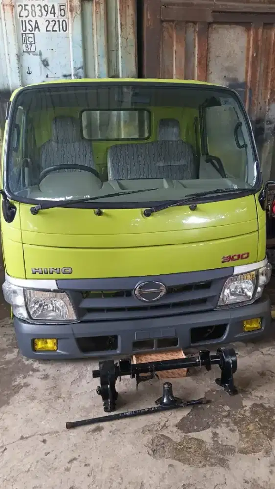 Kabin hino dutro ori copotan