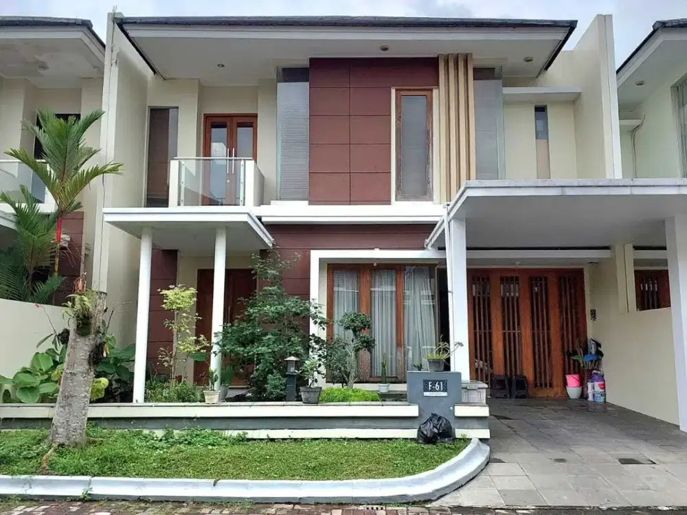 RUMAH MEWAH LUX 2 LANTAI ISTIMEWA DALAM  PERUMAHAN ELITE DI JOMBOR