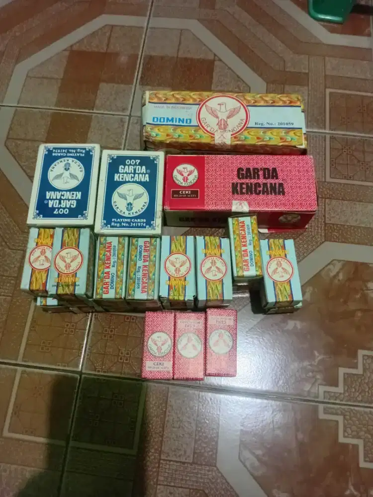 Kartu remi..kartu ceki..kartu domino