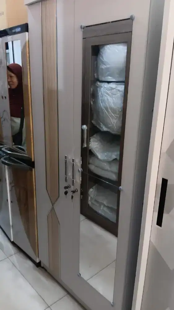 Lemari baju 2 pintu bahan panel T.175cm