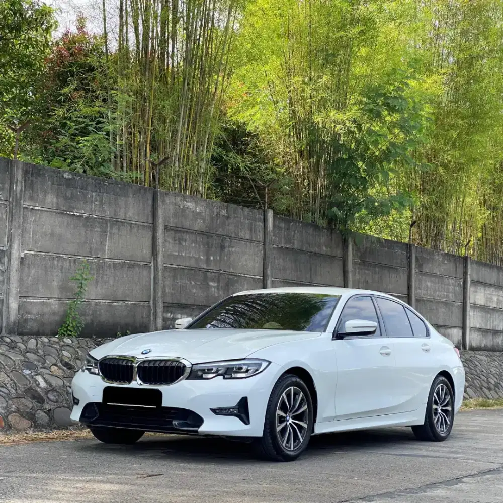 [Km 17 ribu] BMW G20 320i Bensin AT 2022