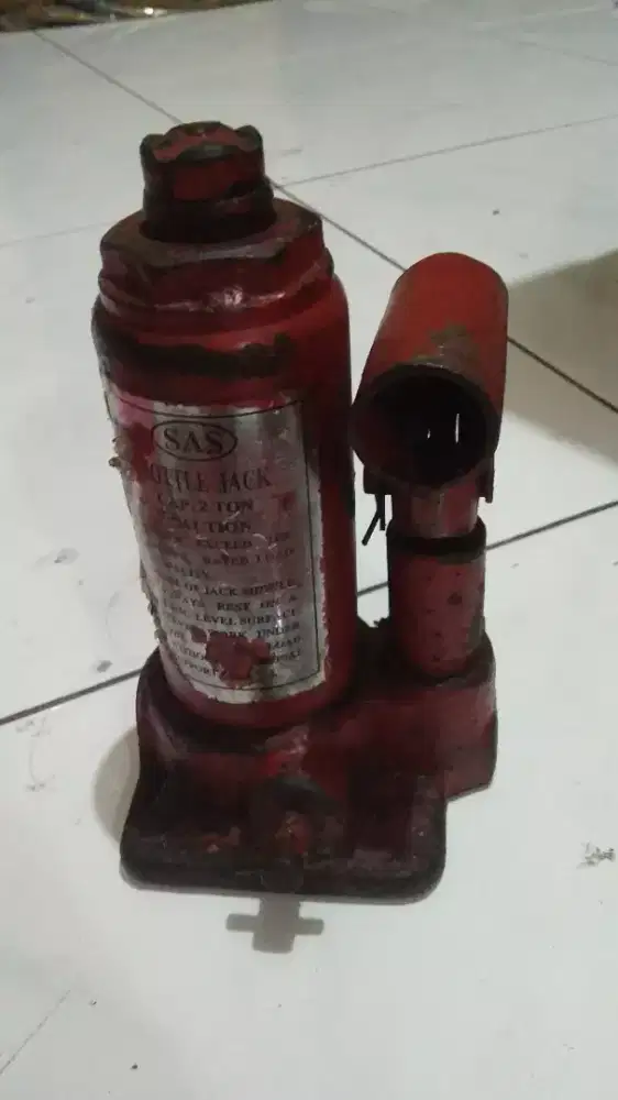 Dongkrak mobil 2ton siap pakai nego cod rungkut gan